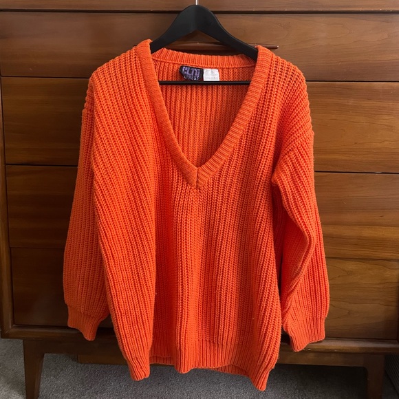 Vintage CLTO Express Deep-V Knit - Picture 1 of 4